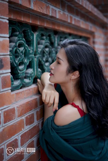 女生白白的黏糊糊的是什么东西